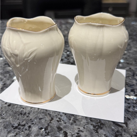 ☘️Vintage 2000’s Irish Belleek Butterfly Toy Spill 3 1/2” Tall Vases (set of 2) - Picture 4 of 16